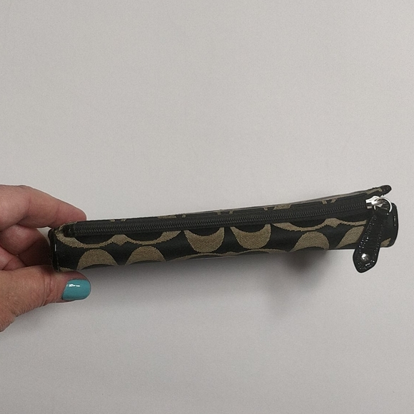 Coach wallet black and tan with silver detail - Picture 5 of 10